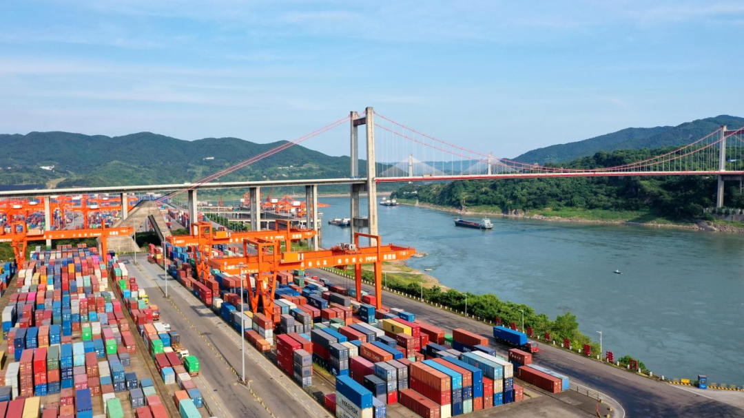 海運(yùn)集港，為什么要把集裝箱集中到港口碼頭堆場